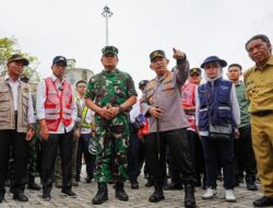 Tinjau Pelabuhan Merak, Kapolri Pastikan Siapkan Upaya Wujudkan Mudik Aman untuk Masyarakat 