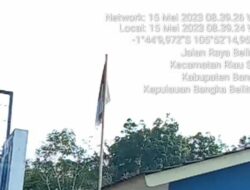 Bendera Merah Putih Merupakan Lambang NKRI Dikibarkan Tidak Layak Didepan Halaman Kantor Desa Riau Silip 