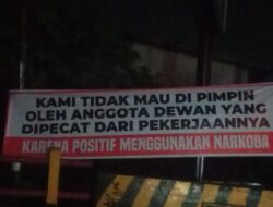 Viral, Bertebarnya Spanduk Penolakan Kepemimpinan Salah Satu Anggota DPRD Oleh Masyarakat